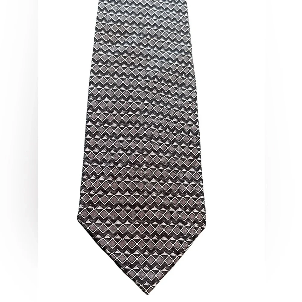 🖤🩶TODAY’S MAN Elegant Black and Gray Geometric Tie. Pure Silk. Gorgeous!